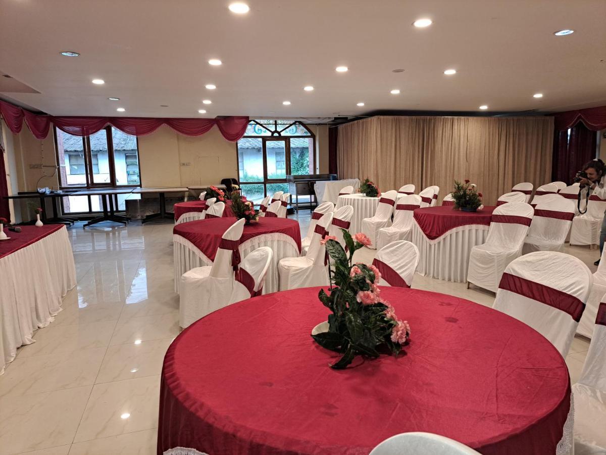 Hotel Preethi Classic Towers Ооти Екстериор снимка
